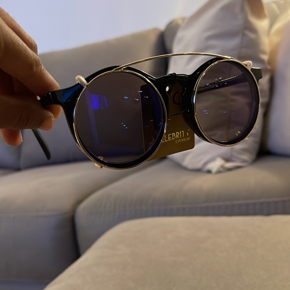 Round Sunglasses - Picture 4 of 7